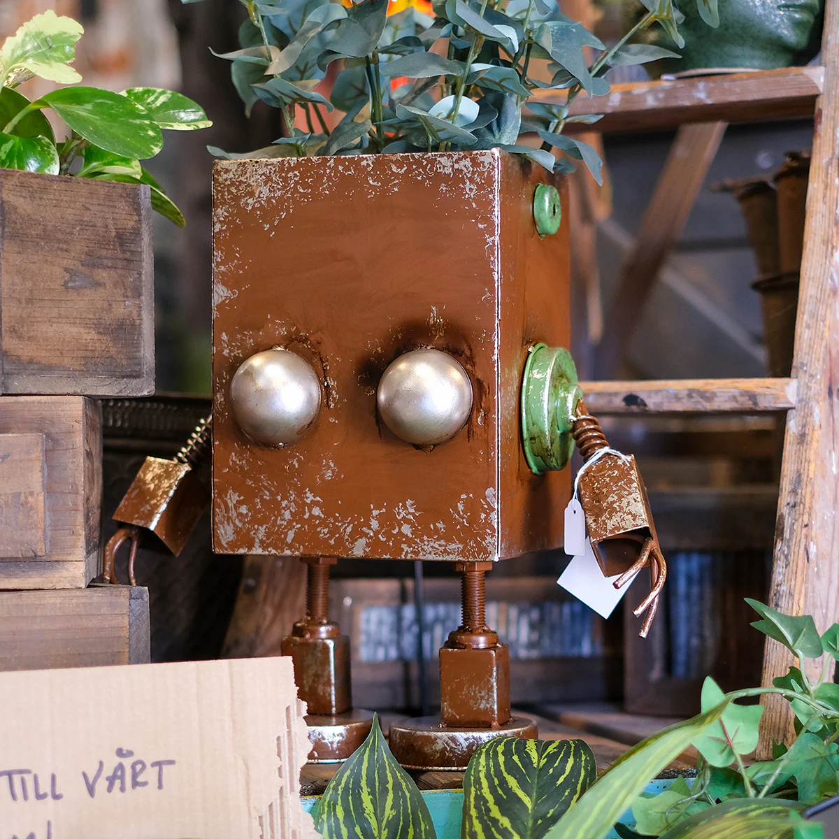 Robotkruka i återvunnen metall