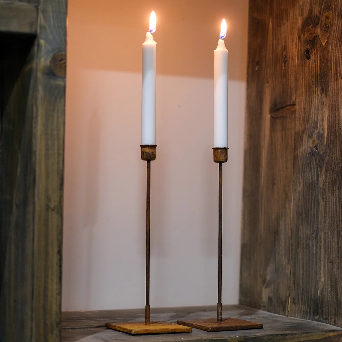 Hög smal rostig ljusstake - Bild 5